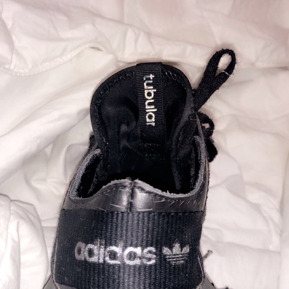 Adidas tubular shoes - Picture 3 of 3